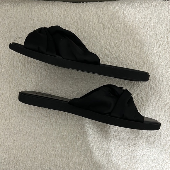 Forever 21 Sandals Size 7 - Picture 3 of 3